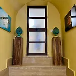 Апартаменти Stylish Steps From The