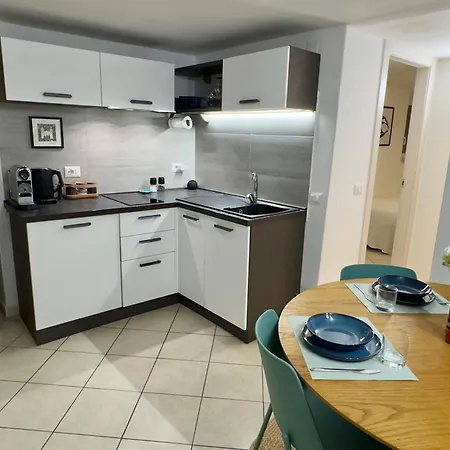 Stylish Steps From The Apartman