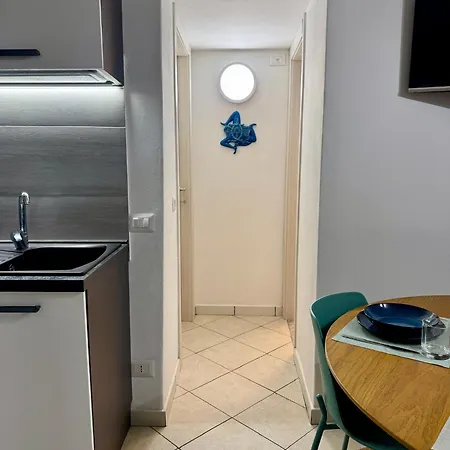 Apartman Stylish Steps From The