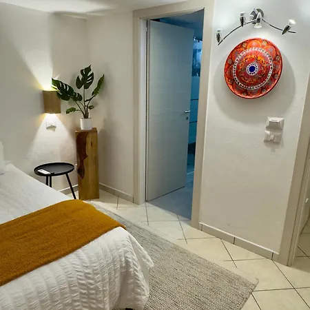 Stylish Steps From The Apartman *