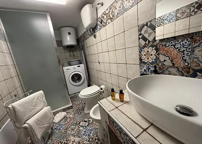 Stylish Steps From The Апартаменты *