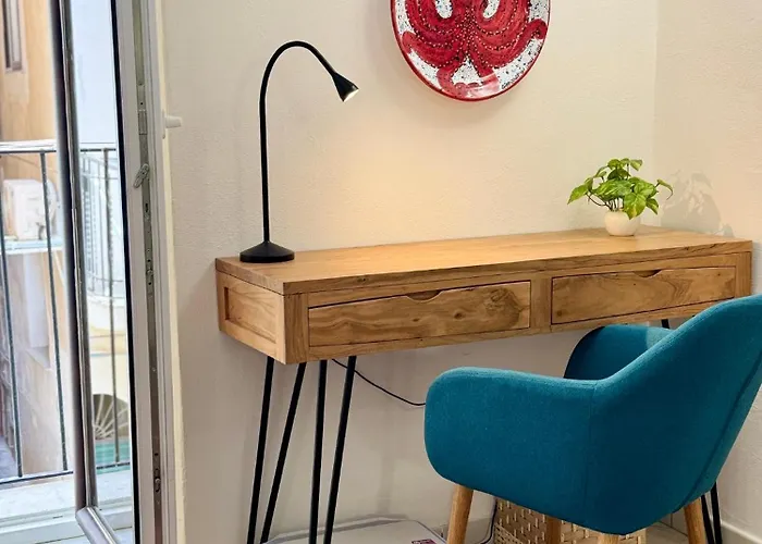 Apartment Stylish Steps From The