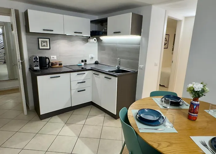 Stylish Steps From The Appartamento